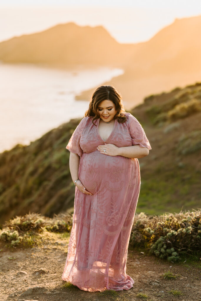 maternity session as an example of what to wear for maternity photos in the bay area
