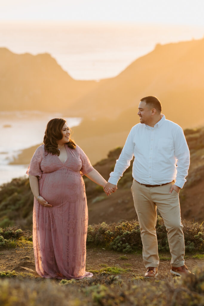maternity session as an example of what to wear for maternity photos in the bay area