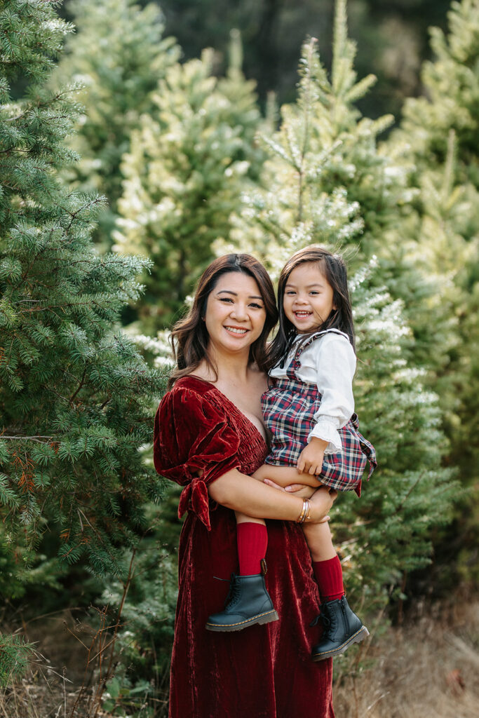 family christmas farm photos as example of bay area maternity photographer