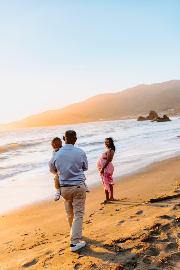 maternity session as example of marin maternity photographer